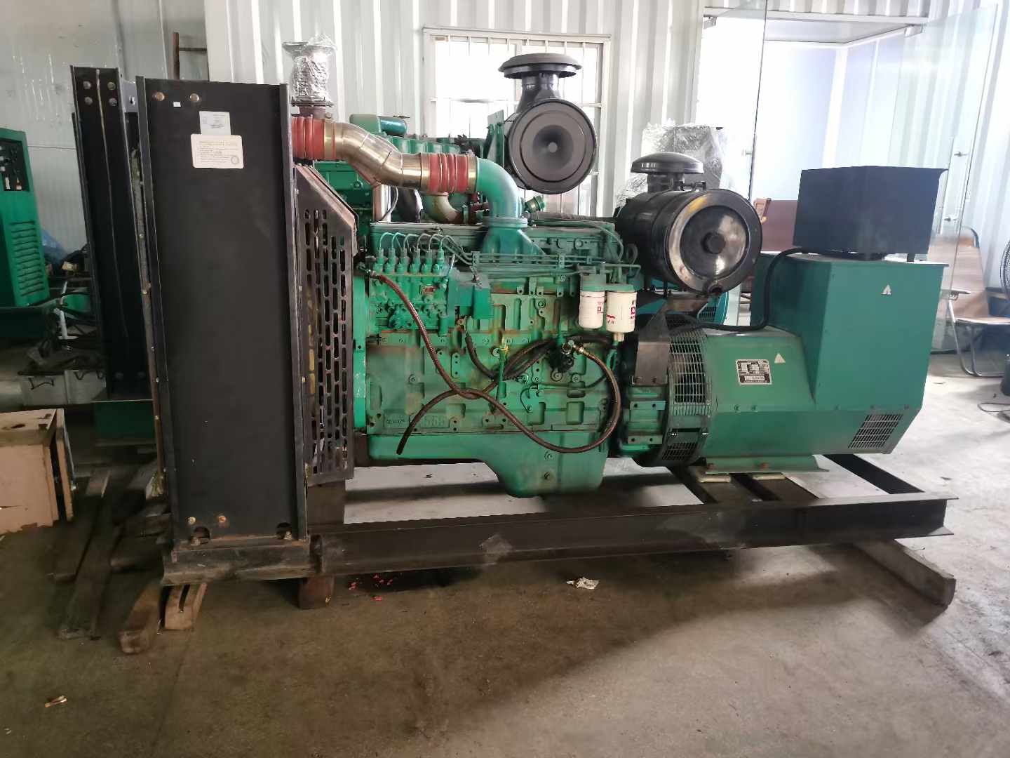 兴安发电机租赁如何确定电缆的承载电流是否在安全范围内？